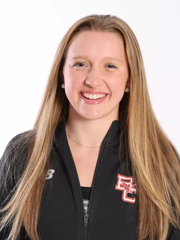 Izzy Schone headshot