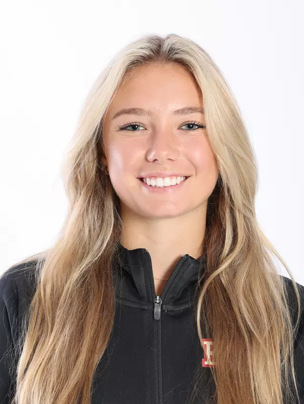Emily Rohan headshot