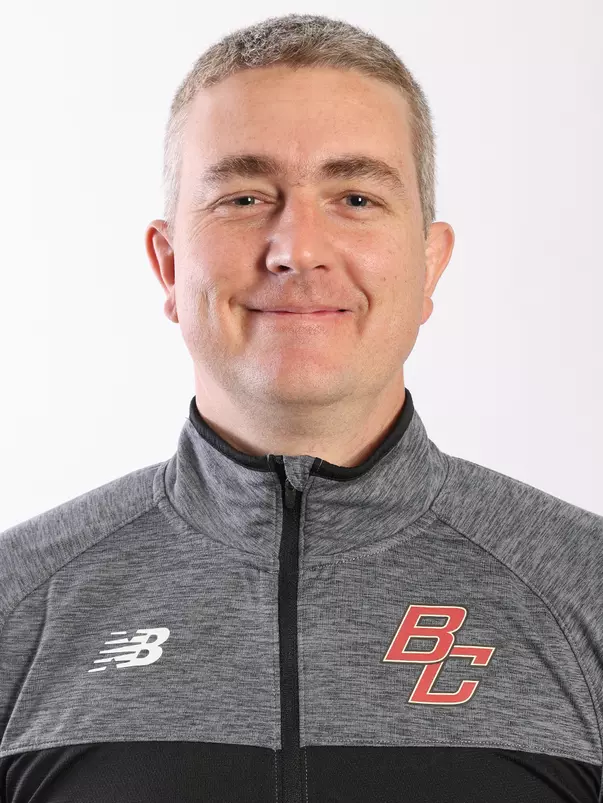 Headshot of Women's Soccer assistant coach Dirk Vandeveer.
