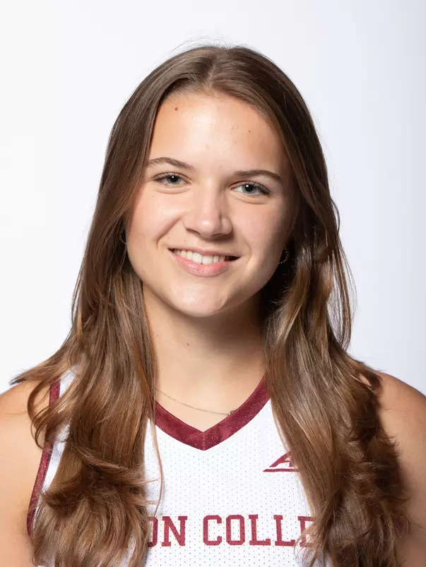 Eva Kluskens Headshot