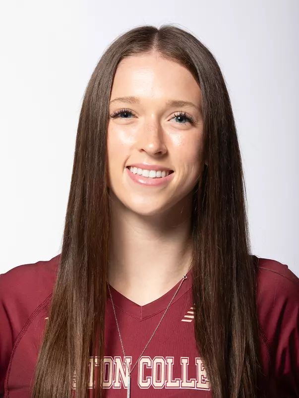Halle Schroder headshot