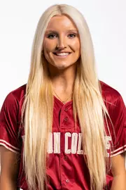 Nicole Giery headshot