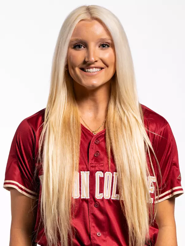 Nicole Giery headshot