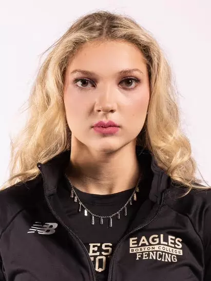 Greta DeBack headshot 2