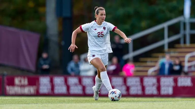 Sophia lowenberg with ball against Clemson