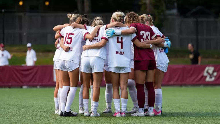 Pregame team huddle vs. Siena