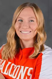 Hannah Davies - Softball headshot - Oct 2022