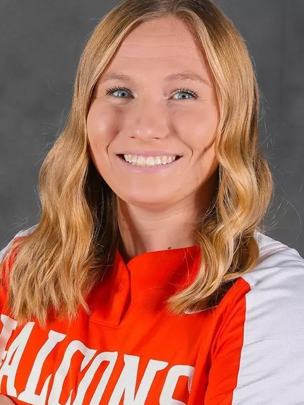 Hannah Davies - Softball headshot - Oct 2022