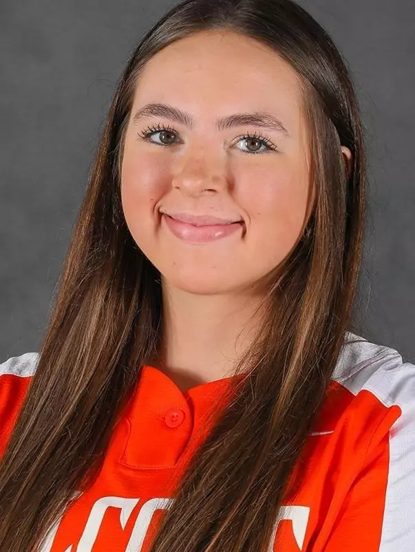 Mackenna Fry - Softball headshot - Oct 2022