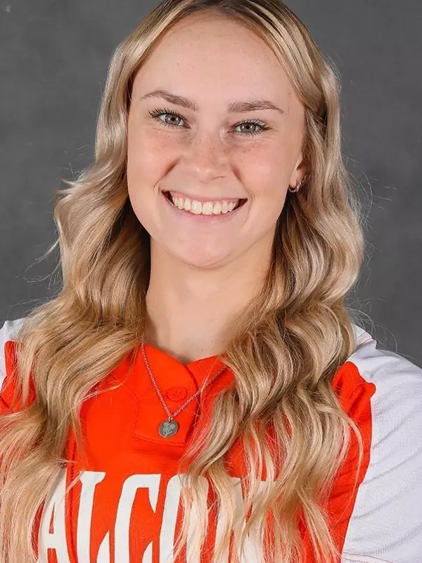 Katie Hutter - Softball headshot - Oct 2022