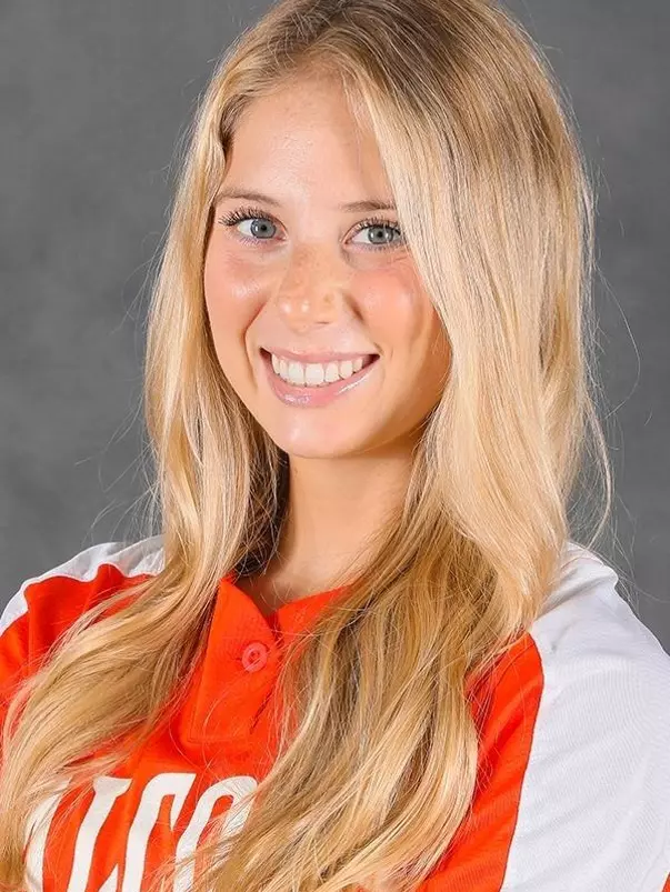 Sydney Stepp - Softball headshot - Oct 2022