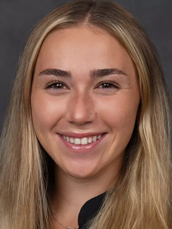 Eloise Saraty Headshot
