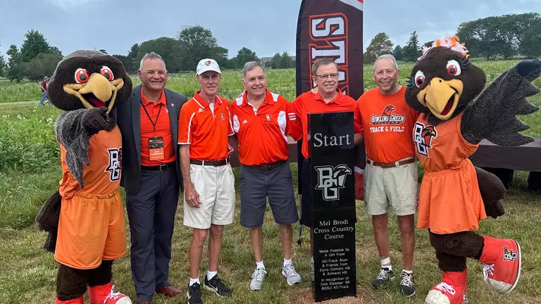 BGSU Cross Country Program Dedicates Distance Markers At Mel Brodt Cross Country Course