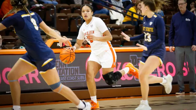 Johnea Donahue Named MAC Player of the Week