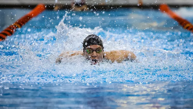 Bowling Green Sits Fifth After Day One of Zippy Invite