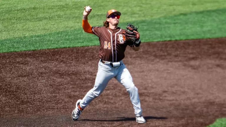 Notre Dame Tops Bowling Green In Saturday Showdown