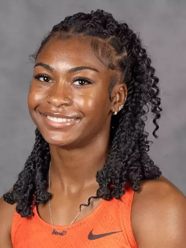 Kiera Bonds Headshot 2025-2026