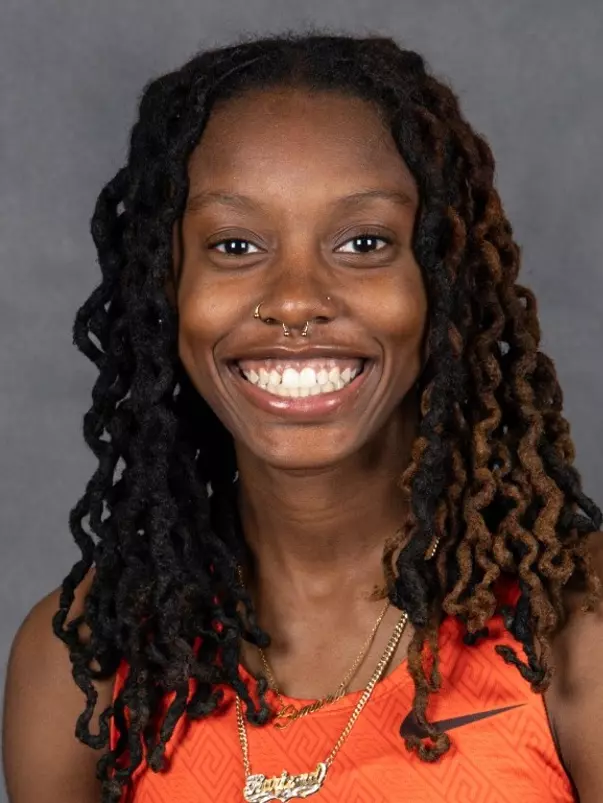 Bianca Staples Headshot 2025-26