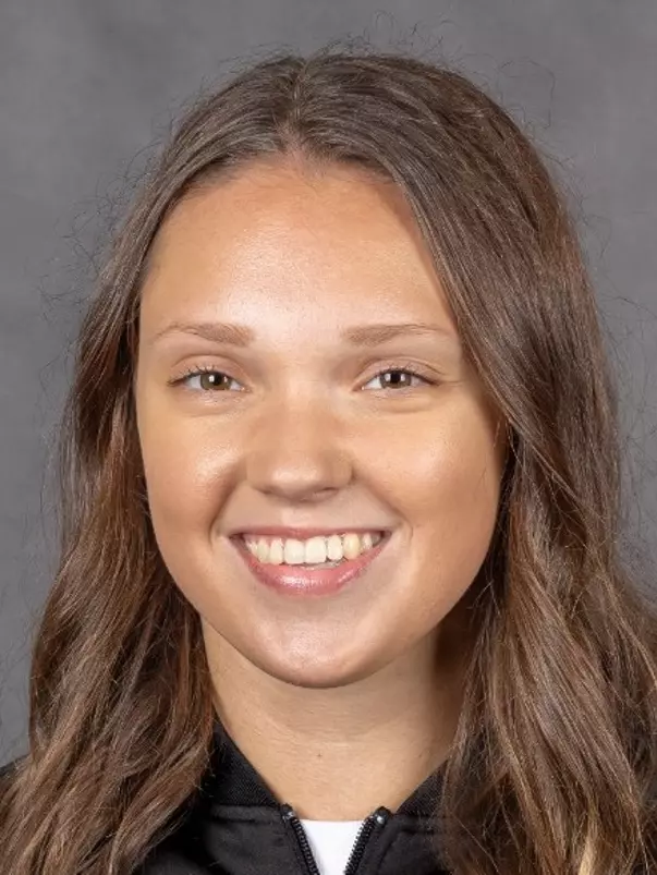 Grace Perlberg Head Shot 2025-26