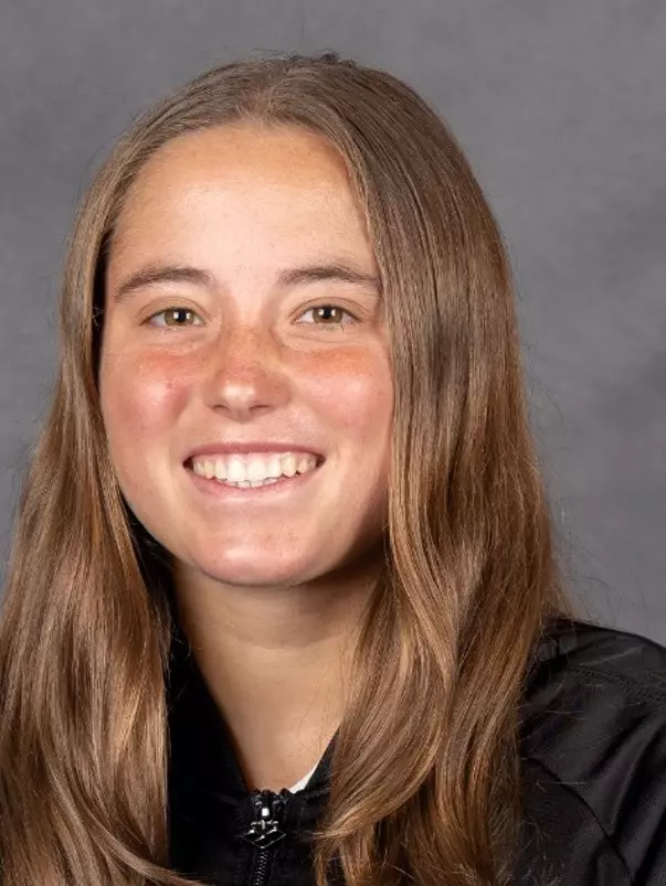 Elise Snyder Head Shot 2025-26