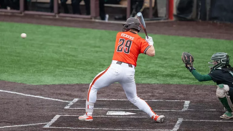 Falcons Come Up Short In Offensive Battle With Huskies