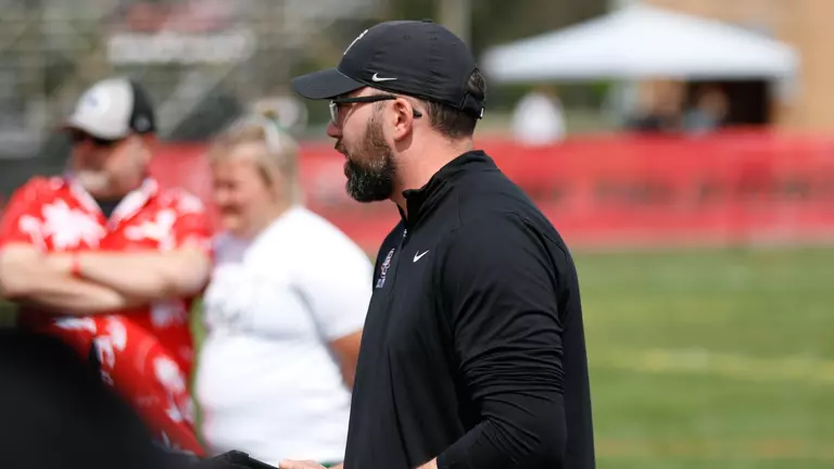 Falcons Send Distance, Throws Groups to GVSU Extra Weekend Meet