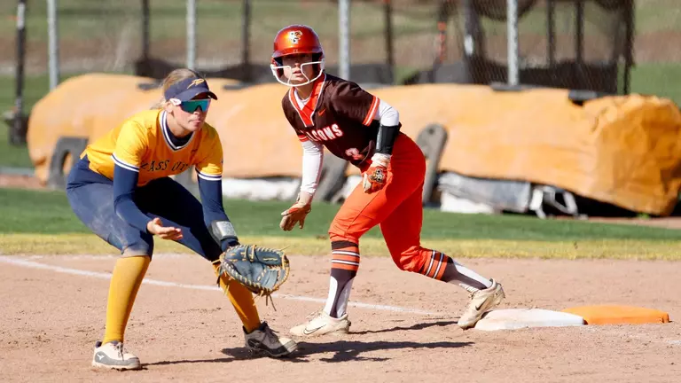 Rockets Capture Tuesday's Series Opener