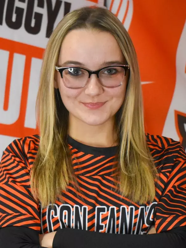 Carys Hooser, Falcon Fanatics