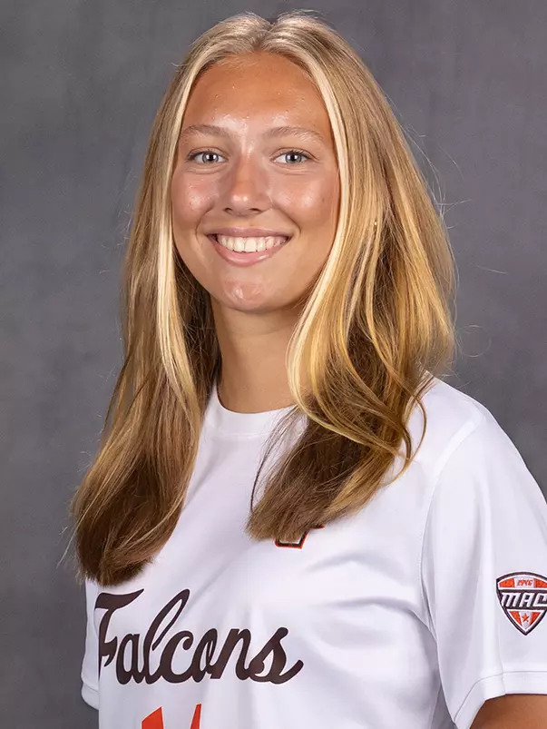 Tea Backstrom | August 2 2026 headshot