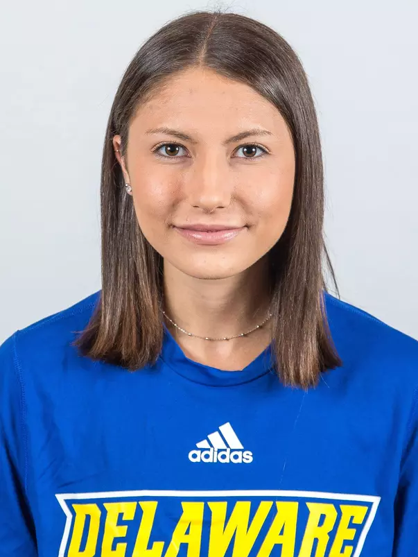 Stephanie Bazan Headshot