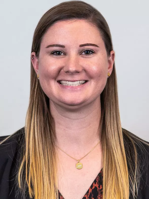 Amber_Dubois_Headshot