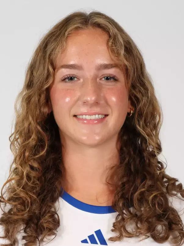 Maura Fisher Headshot