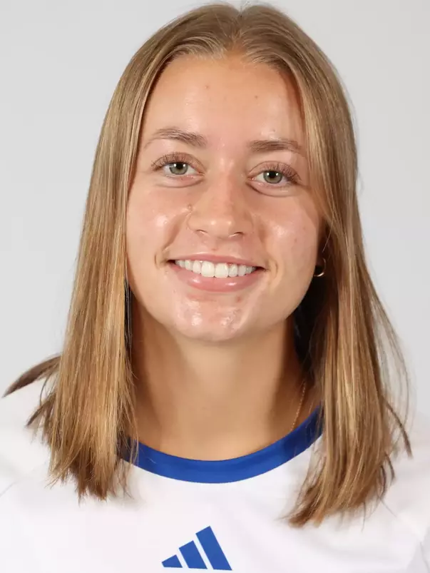 Willa Pratt Headshot