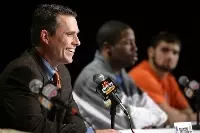 BRONCOS ARRIVE IN ARIZONA FOR TOSTITOS FIESTA BOWL