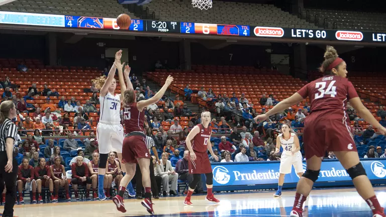 Broncos Fall to Washington State 57-52