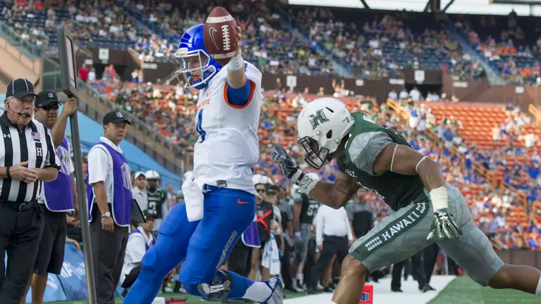 No. 22 Boise State Routs Hawaii, 52-16