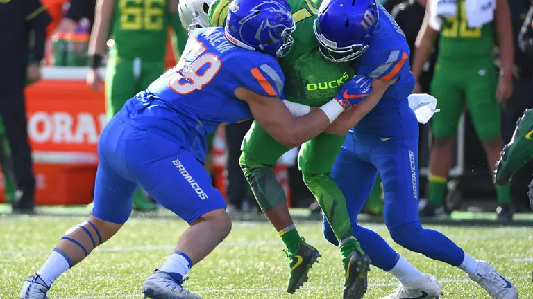 Defense Stifles Ducks At Las Vegas Bowl