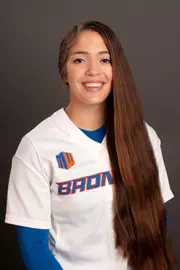2019 Headshot of Tori Bivens