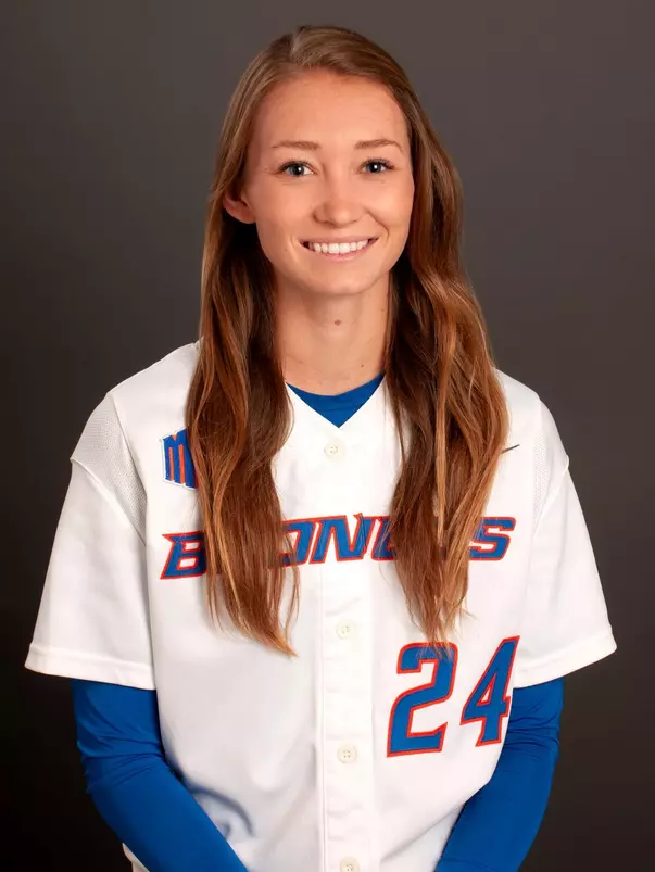 2019 Headshot of Isabelle Butler