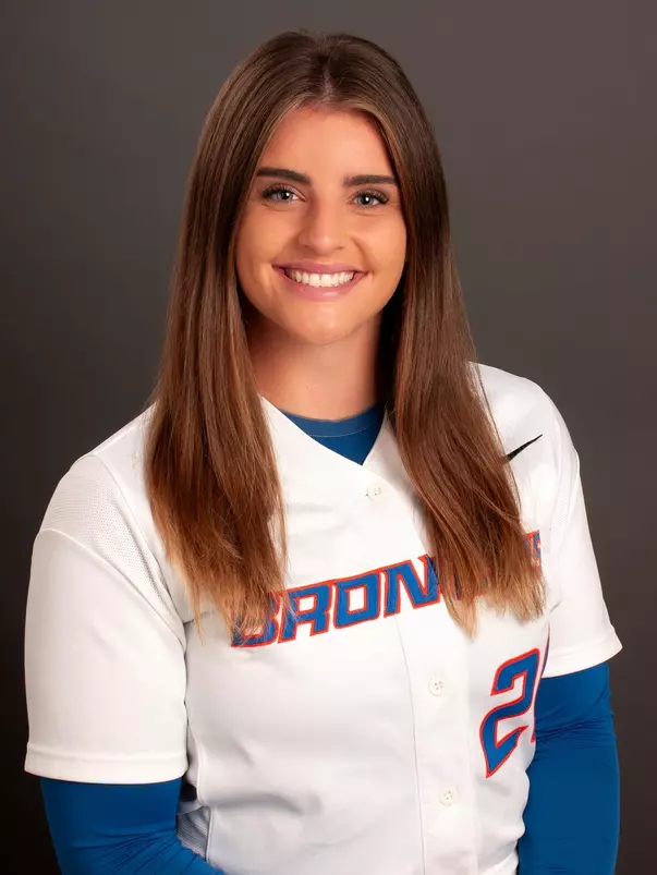 2019 Headshot of Rainey Dyreson