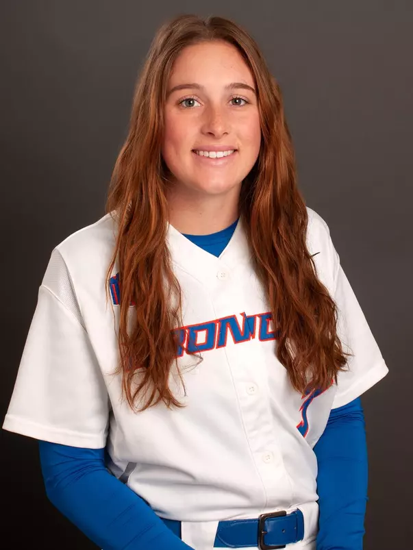 2019 Headshot of Veronica Lynch