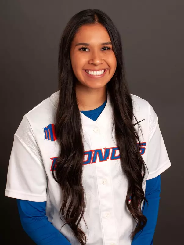 2019 Headshot of Gianna Mancha