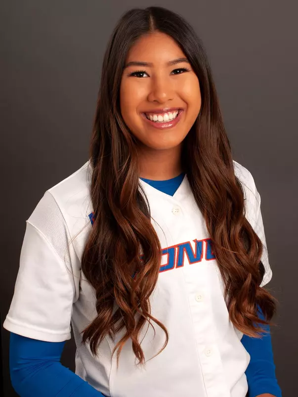 2019 Headshot of Alison Seng