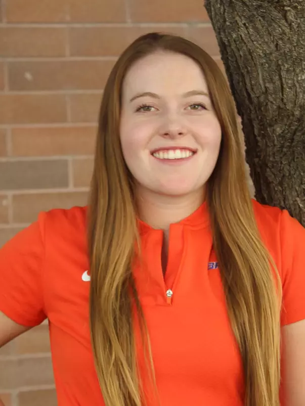 2018-19 Headshot of Lexi Perry