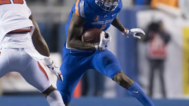 Football Announces 2017 Team Awards