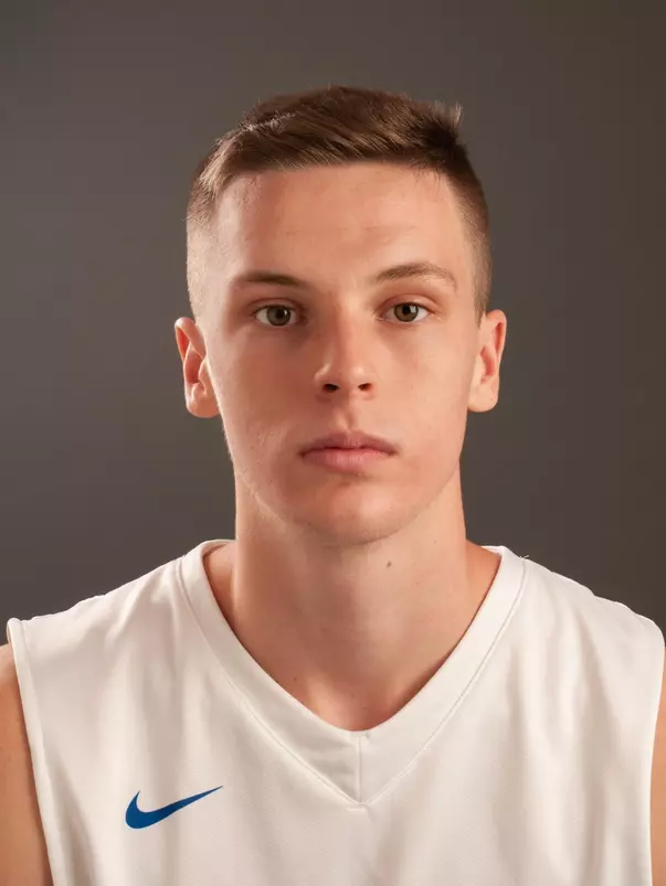 2018-19 Headshot of Riley Abercrombie