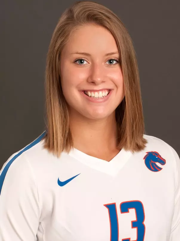 2018 Headshot of Cassedi Simon