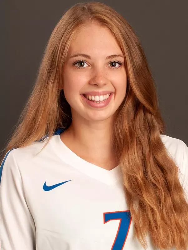 2018 Headshot of Hannah Kochl