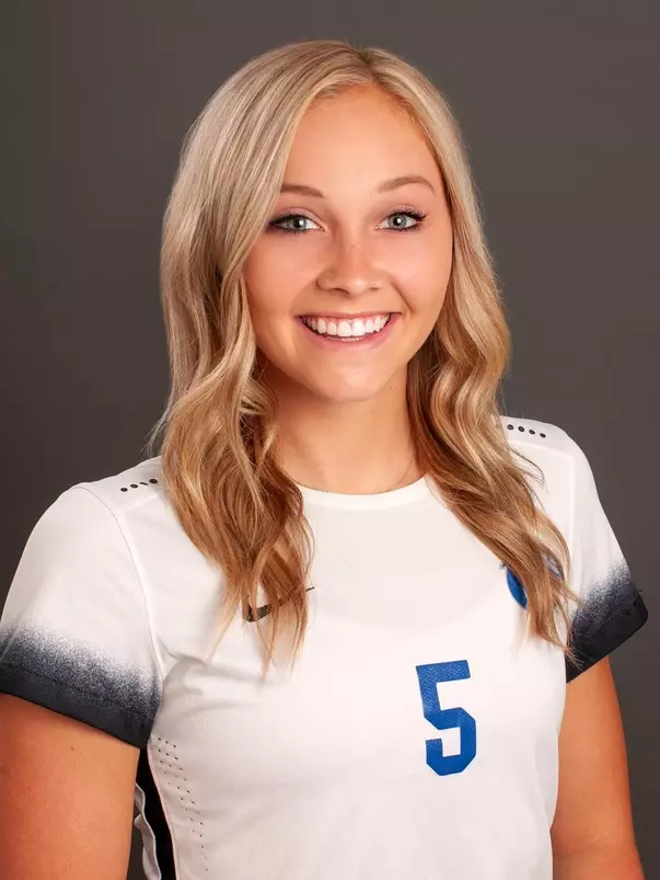 2018 Headshot of Aubree Chatterton