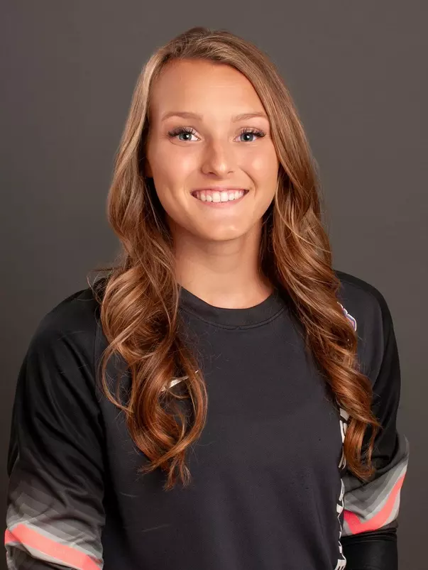 2018 Headshot of Lili Finch